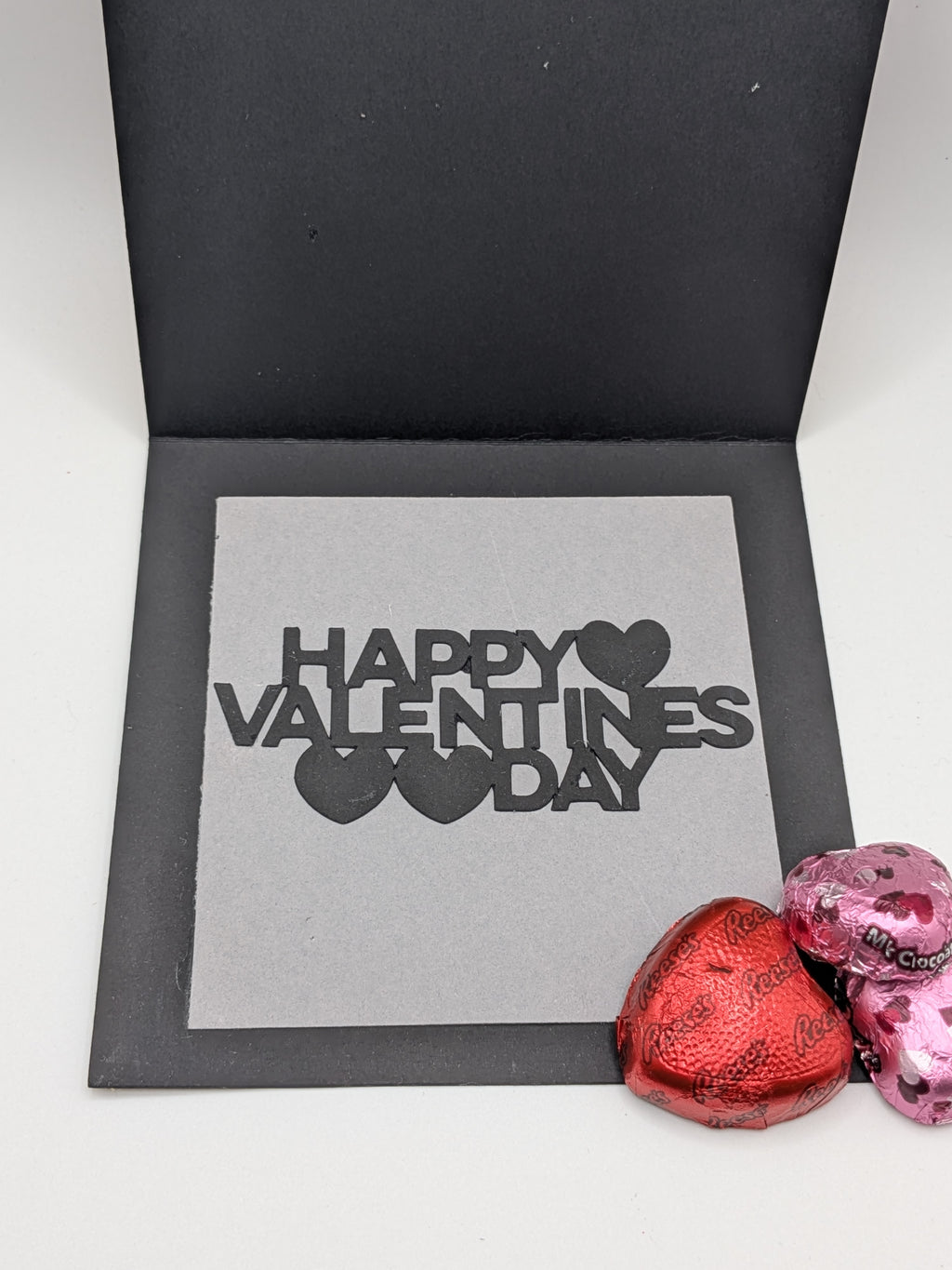 Valentine's Day Card - skull with heart eyes shaker card